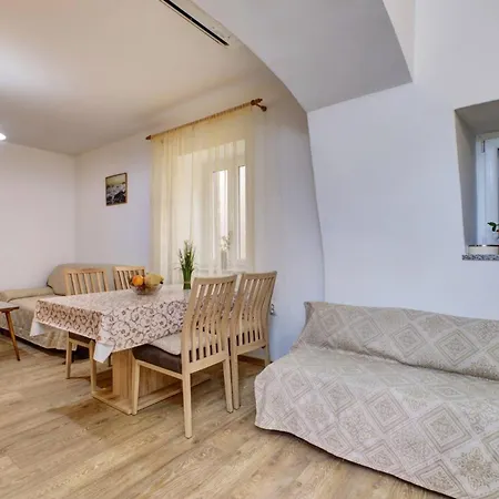 Dani 1 Cozy With Balcony & View * Mali Lošinj