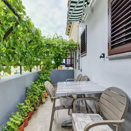 Dani 1 Cozy With Balcony & View * Mali Lošinj