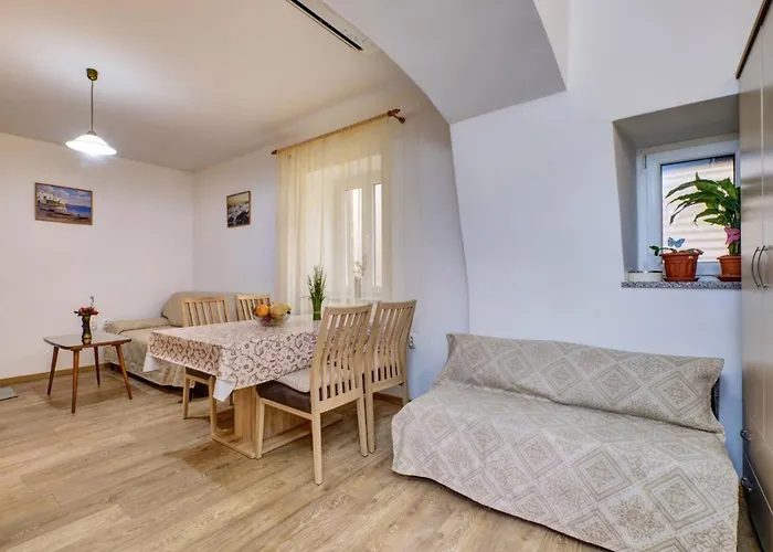 Dani 1 Cozy With Balcony & View * Mali Lošinj